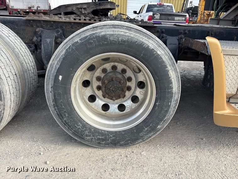 image for item FK1293 2006 Freightliner Coronado semi truck