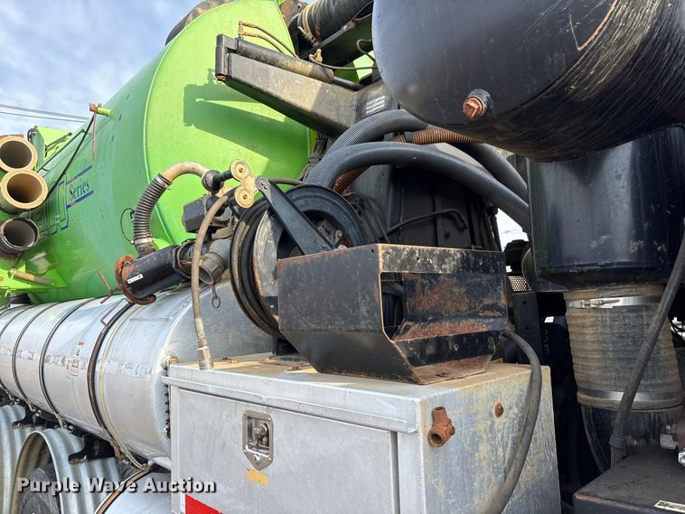 image for item FK1294 2004 Sterling L9500 vacuum truck