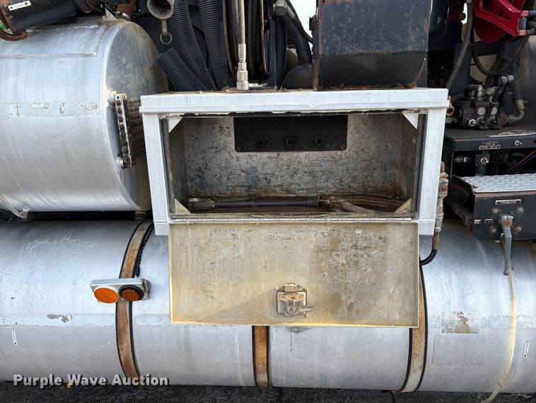 image for item FK1294 2004 Sterling L9500 vacuum truck