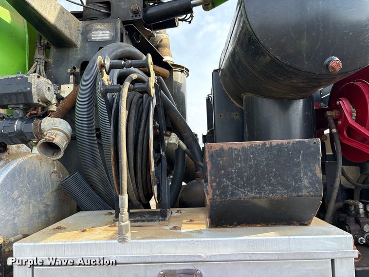 image for item FK1294 2004 Sterling L9500 vacuum truck