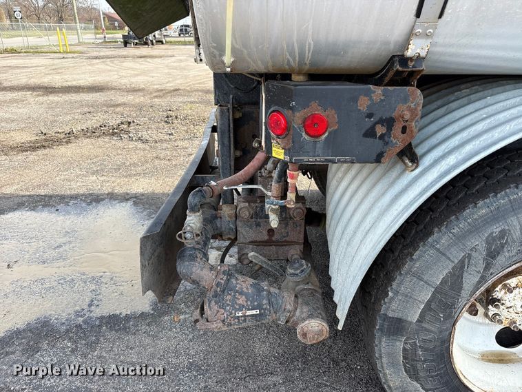 image for item FK1294 2004 Sterling L9500 vacuum truck