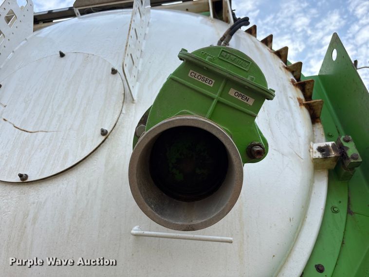 image for item FK1294 2004 Sterling L9500 vacuum truck