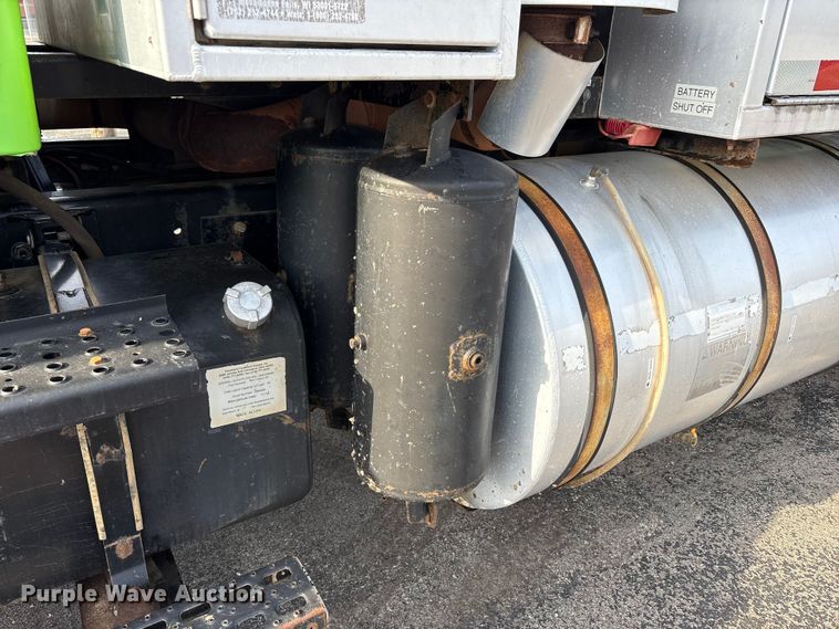 image for item FK1294 2004 Sterling L9500 vacuum truck