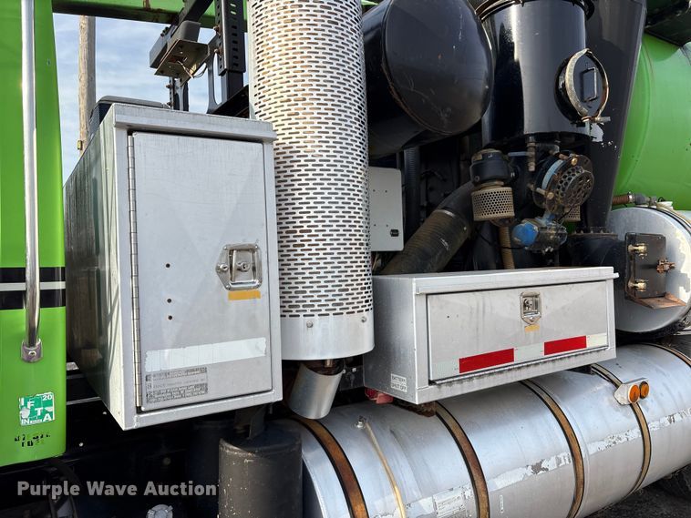 image for item FK1294 2004 Sterling L9500 vacuum truck