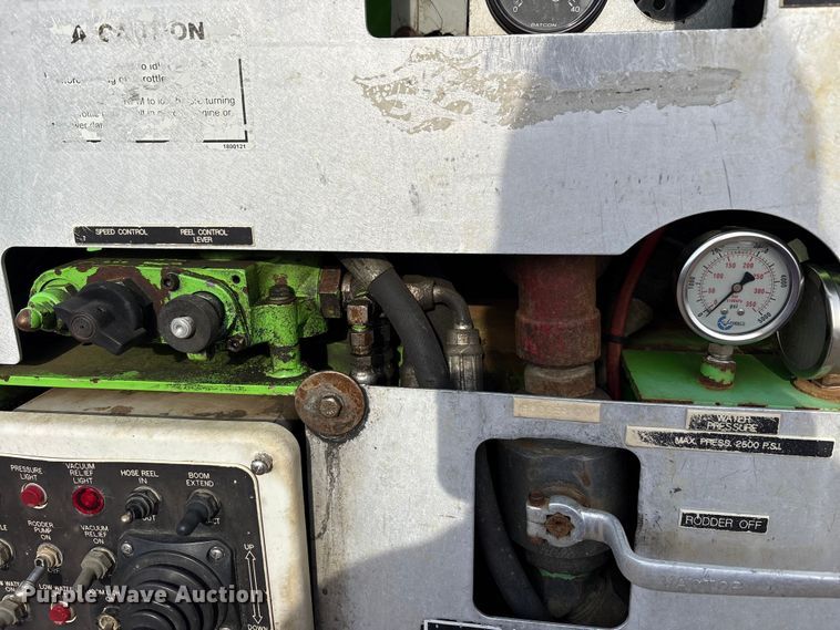 image for item FK1294 2004 Sterling L9500 vacuum truck