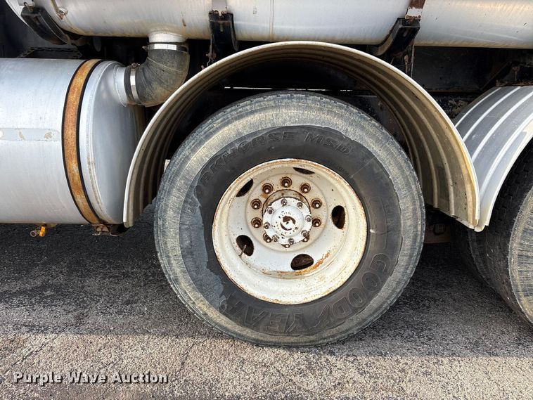 image for item FK1294 2004 Sterling L9500 vacuum truck