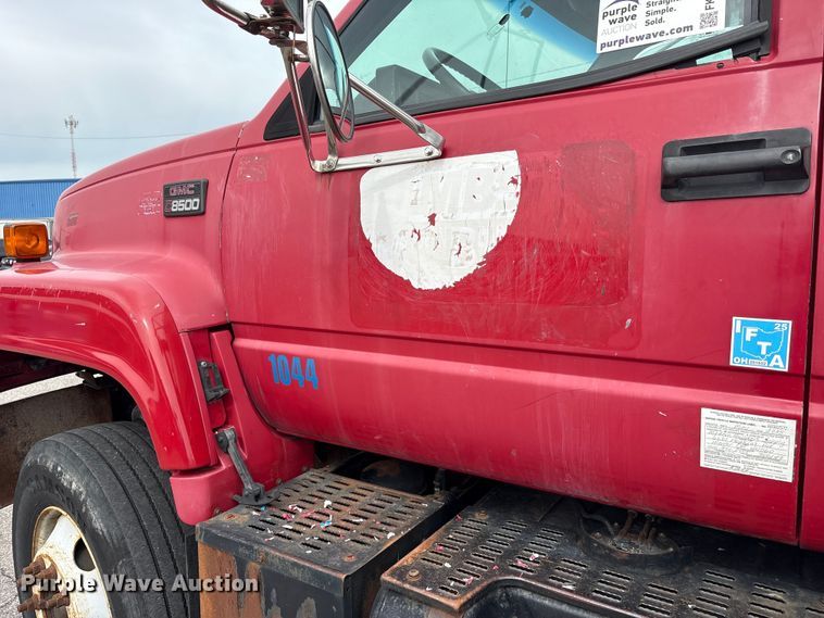 image for item FK1320 2000 GMC C8500 crane truck