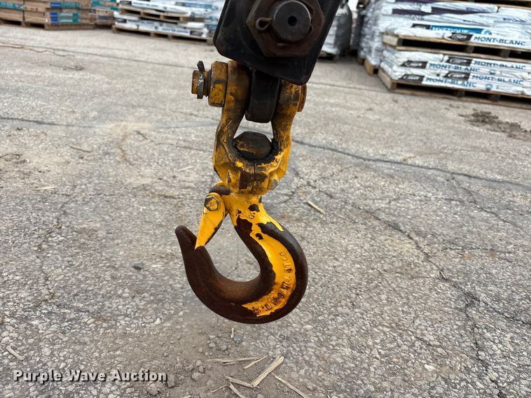 image for item FK1320 2000 GMC C8500 crane truck