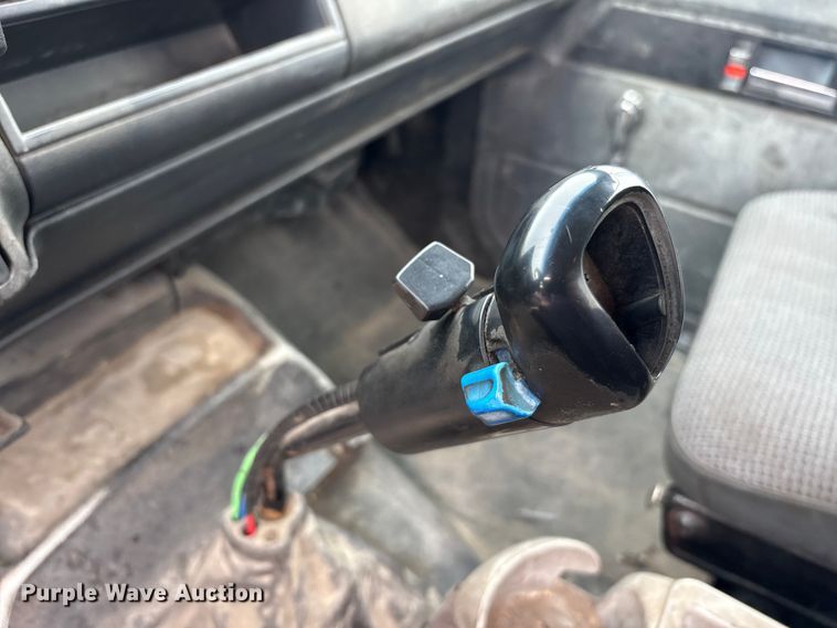 image for item FK1320 2000 GMC C8500 crane truck