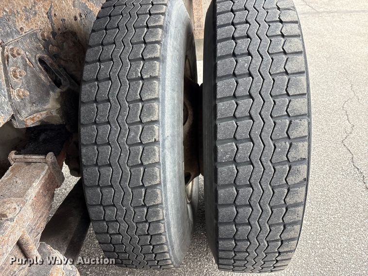 image for item FK1320 2000 GMC C8500 crane truck