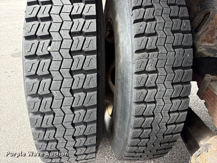 image for item FK1320 2000 GMC C8500 crane truck