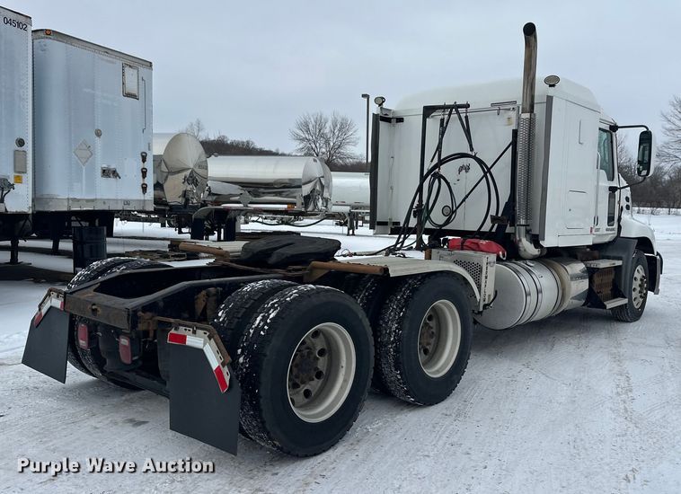 image for item FK1556 2015 Mack CXU613 semi truck