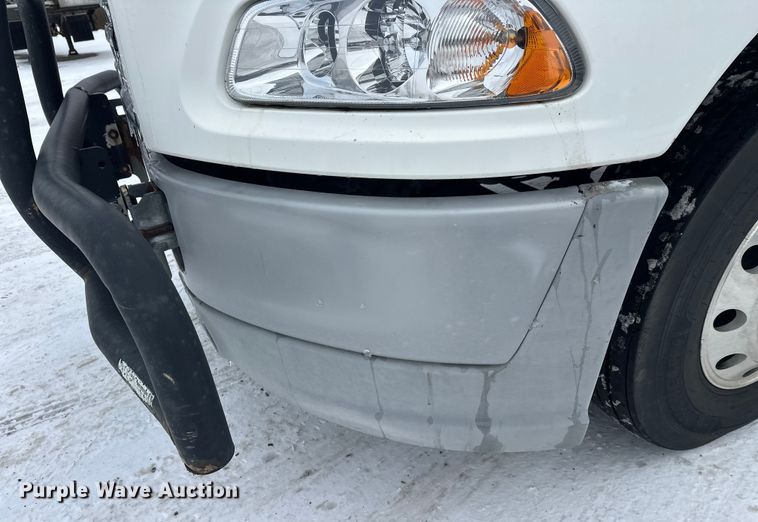 image for item FK1556 2015 Mack CXU613 semi truck