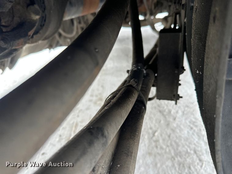 image for item FK1556 2015 Mack CXU613 semi truck