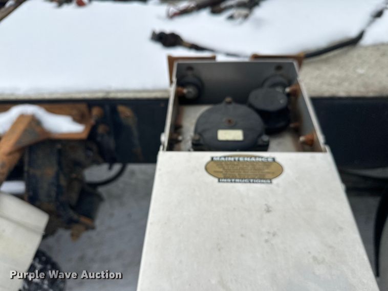 image for item FK1556 2015 Mack CXU613 semi truck