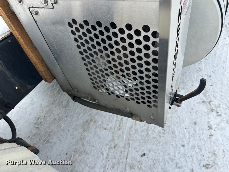 image for item FK1556 2015 Mack CXU613 semi truck