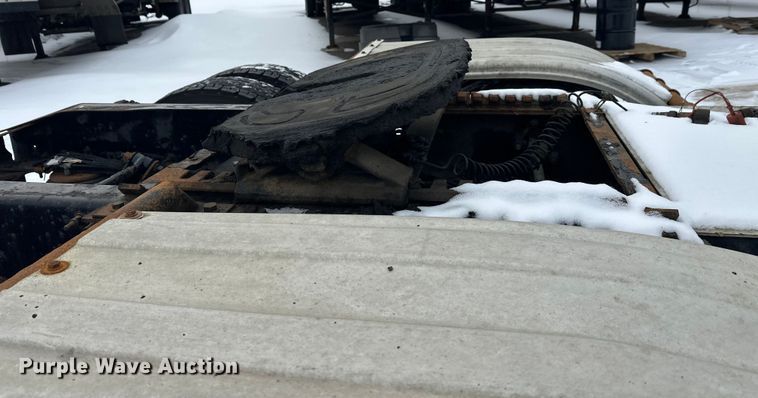 image for item FK1556 2015 Mack CXU613 semi truck