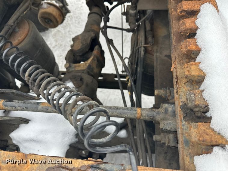 image for item FK1556 2015 Mack CXU613 semi truck