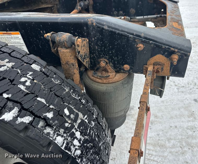 image for item FK1556 2015 Mack CXU613 semi truck