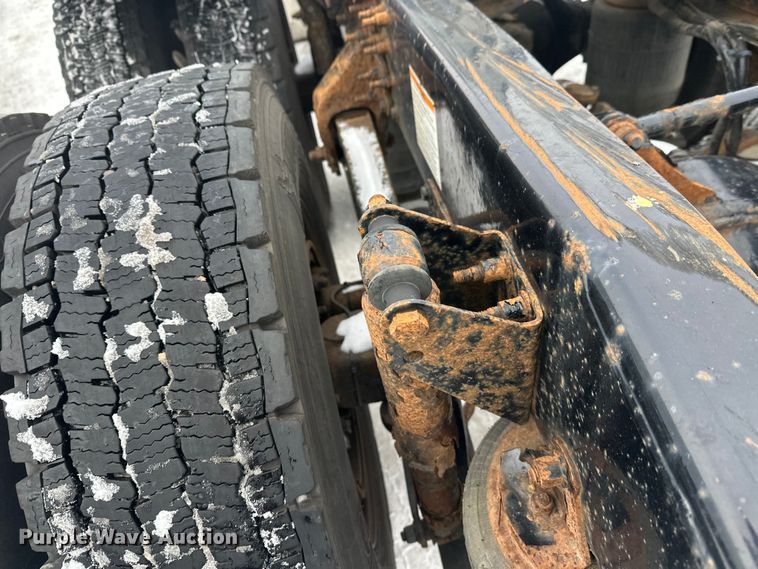 image for item FK1556 2015 Mack CXU613 semi truck