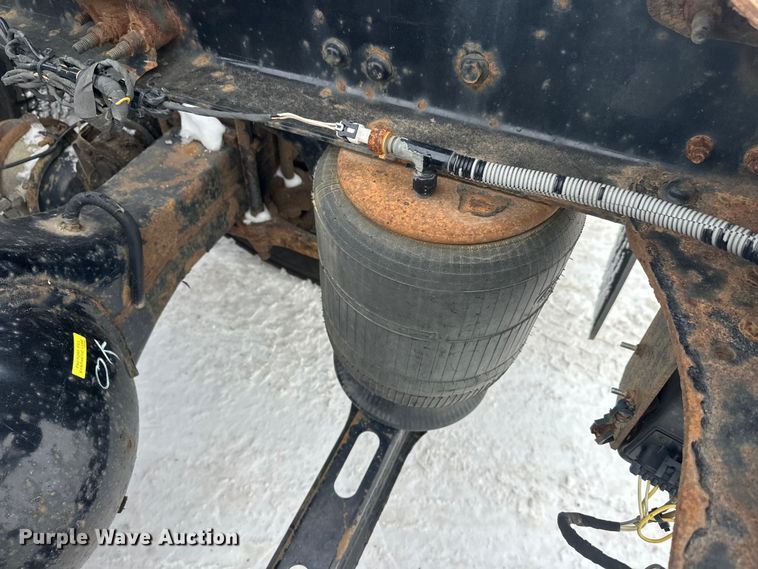 image for item FK1556 2015 Mack CXU613 semi truck