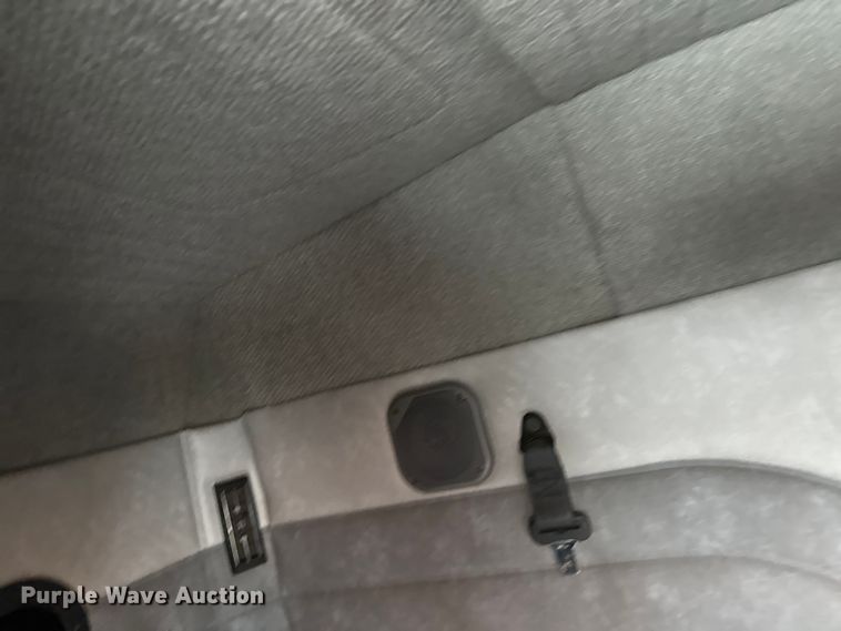 image for item FK1556 2015 Mack CXU613 semi truck