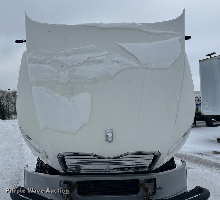 image for item FK1556 2015 Mack CXU613 semi truck