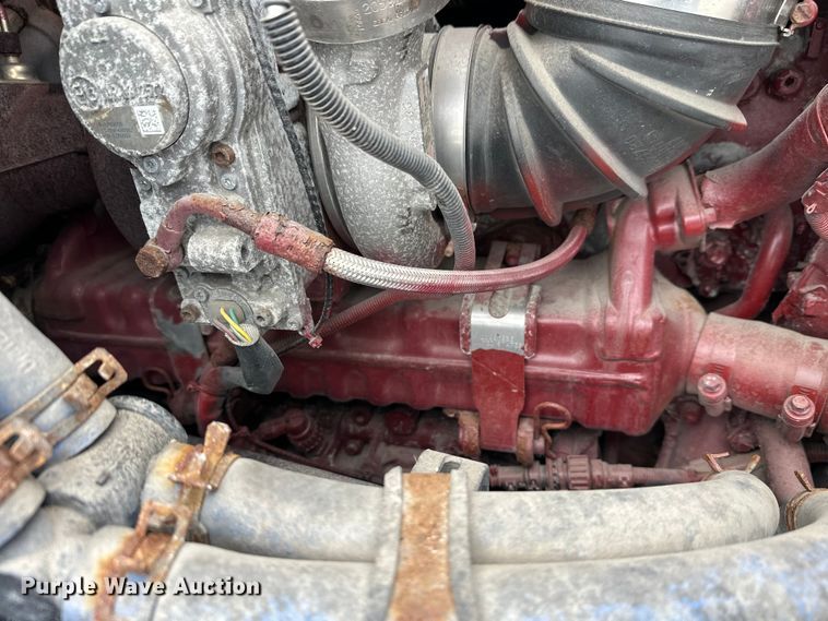 image for item FK1556 2015 Mack CXU613 semi truck