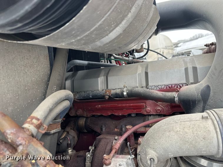 image for item FK1556 2015 Mack CXU613 semi truck