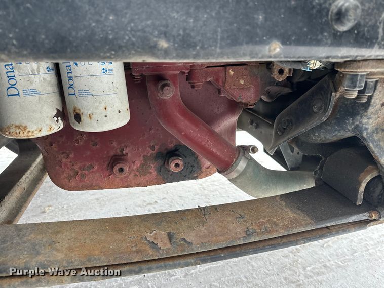 image for item FK1556 2015 Mack CXU613 semi truck