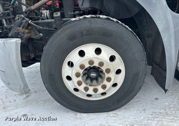 image for item FK1556 2015 Mack CXU613 semi truck