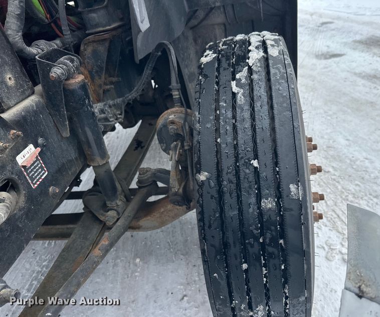 image for item FK1556 2015 Mack CXU613 semi truck