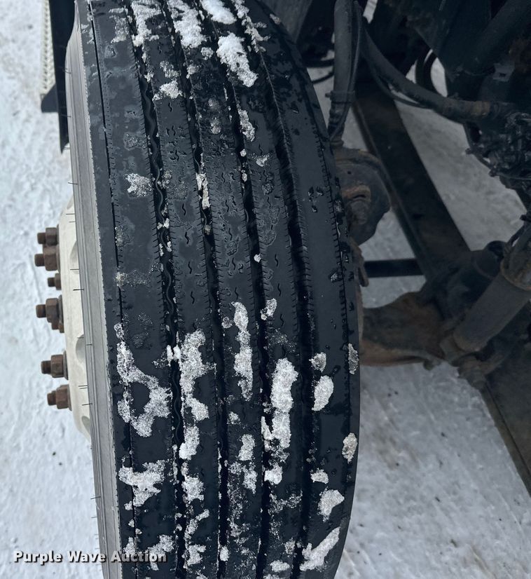 image for item FK1556 2015 Mack CXU613 semi truck