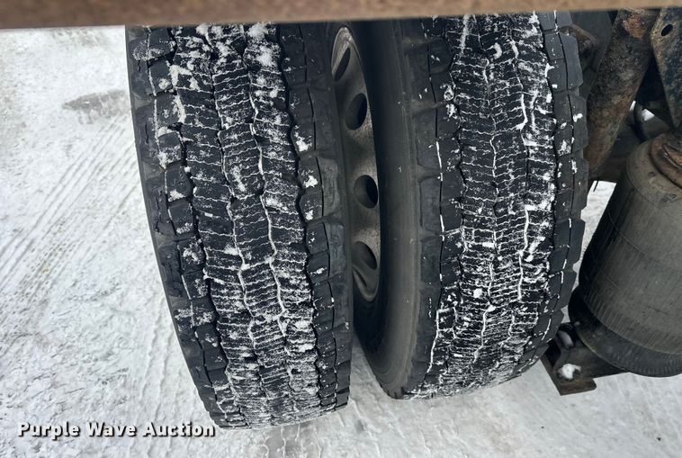 image for item FK1556 2015 Mack CXU613 semi truck