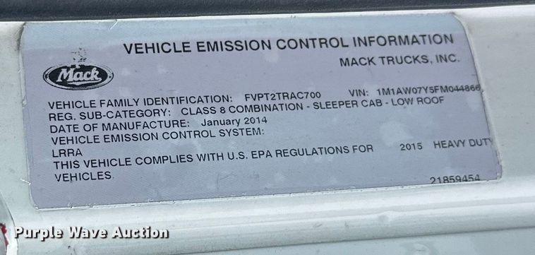 image for item FK1556 2015 Mack CXU613 semi truck