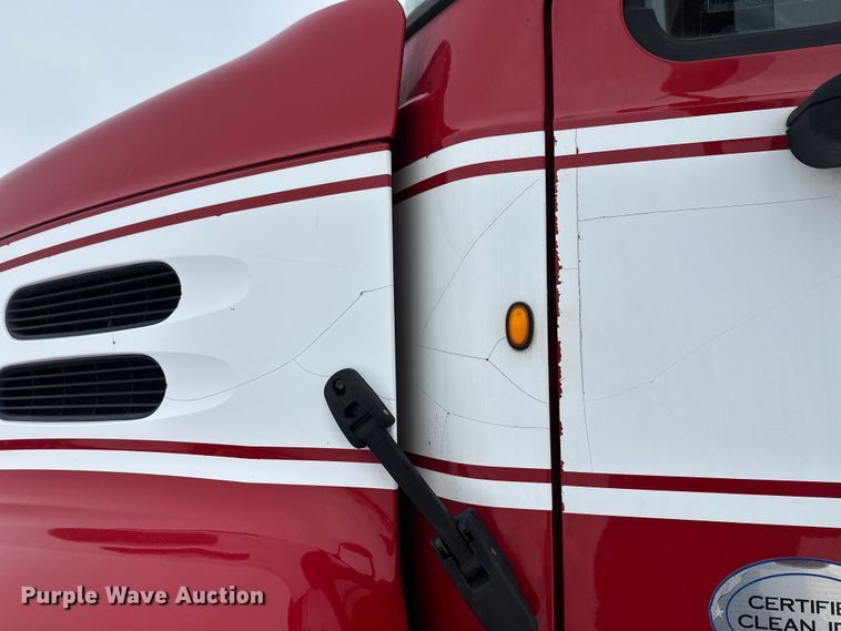 image for item FK1559 2015 Mack CXU613 semi truck