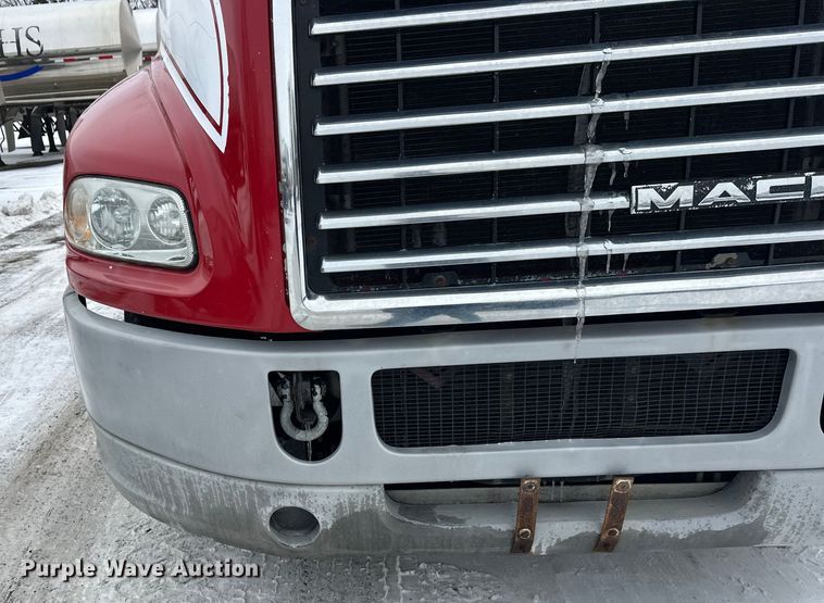 image for item FK1559 2015 Mack CXU613 semi truck