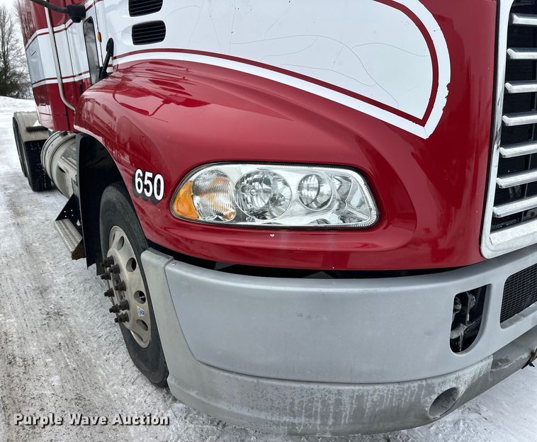 image for item FK1559 2015 Mack CXU613 semi truck