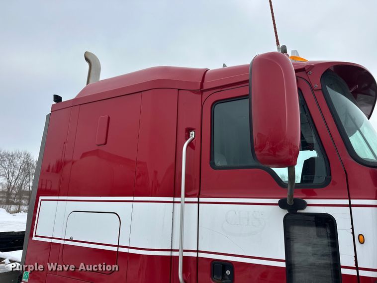 image for item FK1559 2015 Mack CXU613 semi truck