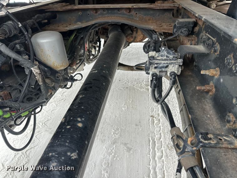 image for item FK1559 2015 Mack CXU613 semi truck