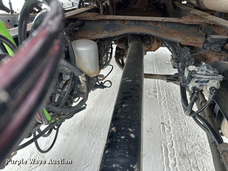 image for item FK1559 2015 Mack CXU613 semi truck