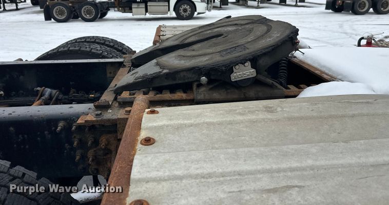 image for item FK1559 2015 Mack CXU613 semi truck