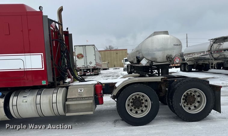 image for item FK1559 2015 Mack CXU613 semi truck