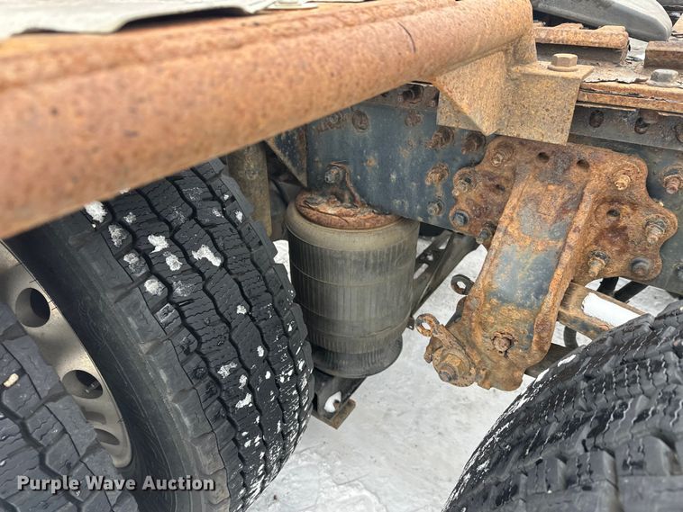 image for item FK1559 2015 Mack CXU613 semi truck