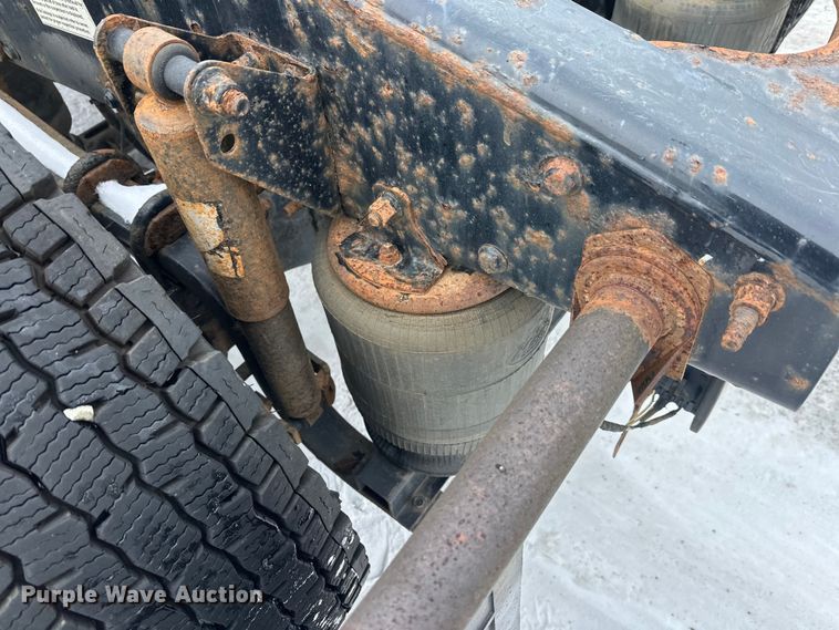 image for item FK1559 2015 Mack CXU613 semi truck