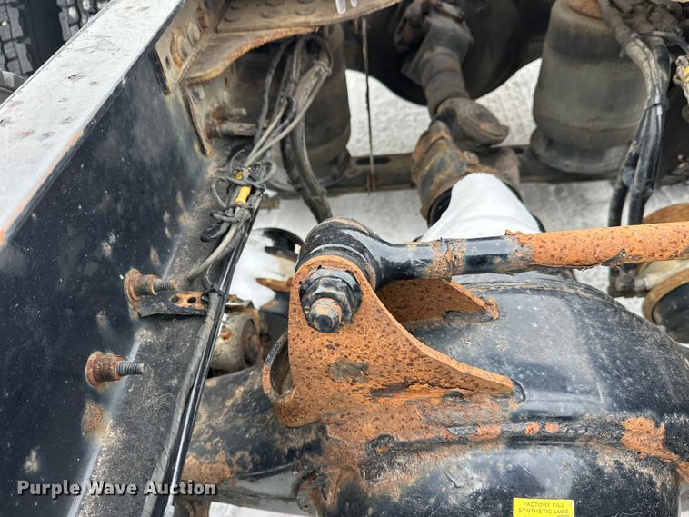 image for item FK1559 2015 Mack CXU613 semi truck