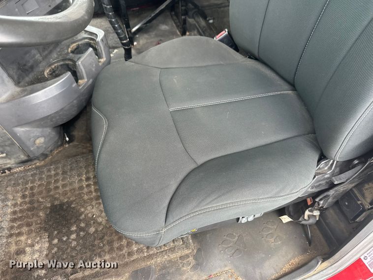 image for item FK1559 2015 Mack CXU613 semi truck