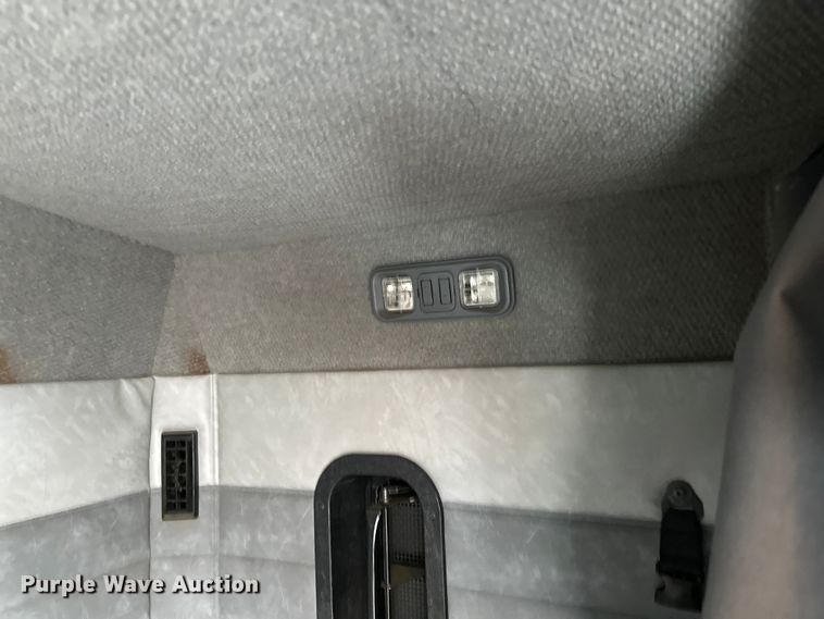 image for item FK1559 2015 Mack CXU613 semi truck