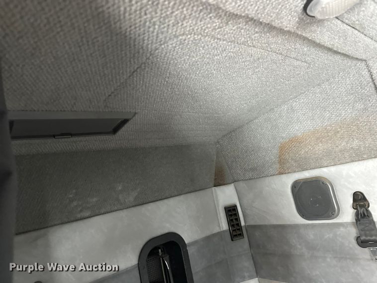 image for item FK1559 2015 Mack CXU613 semi truck