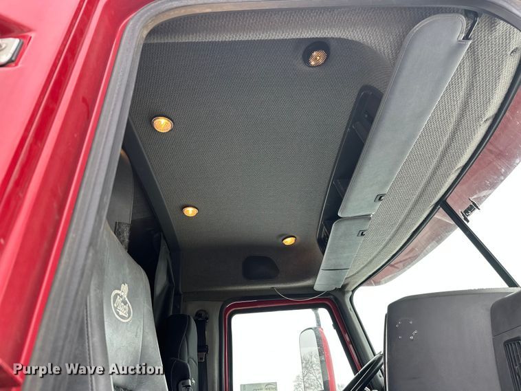 image for item FK1559 2015 Mack CXU613 semi truck